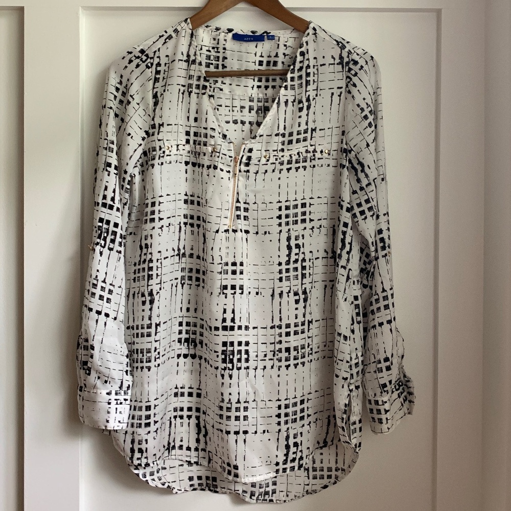 Apt. 9 Black/White Zip Blouse, Small